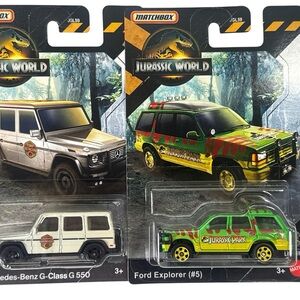 Match Jurassic World Mercedes-Benz and Ford Explorer Set - White and Green